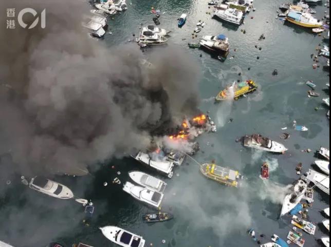 香港仔避风塘火灾波及30多艘船只 部分已沉没