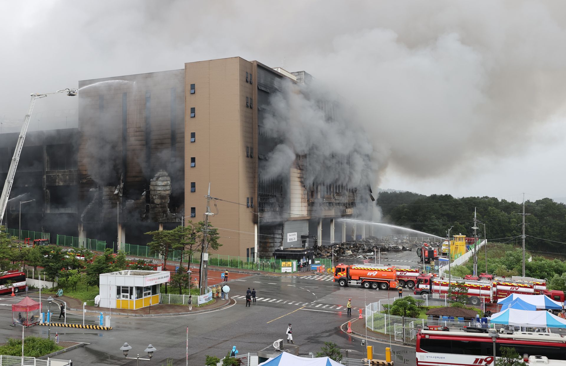韩国电商巨头Coupang物流中心持续28小时大火