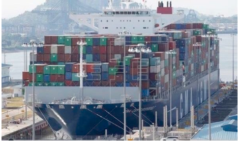 巴拿马运河允许更长船只过境, 全球96.8%集装箱船队可通过