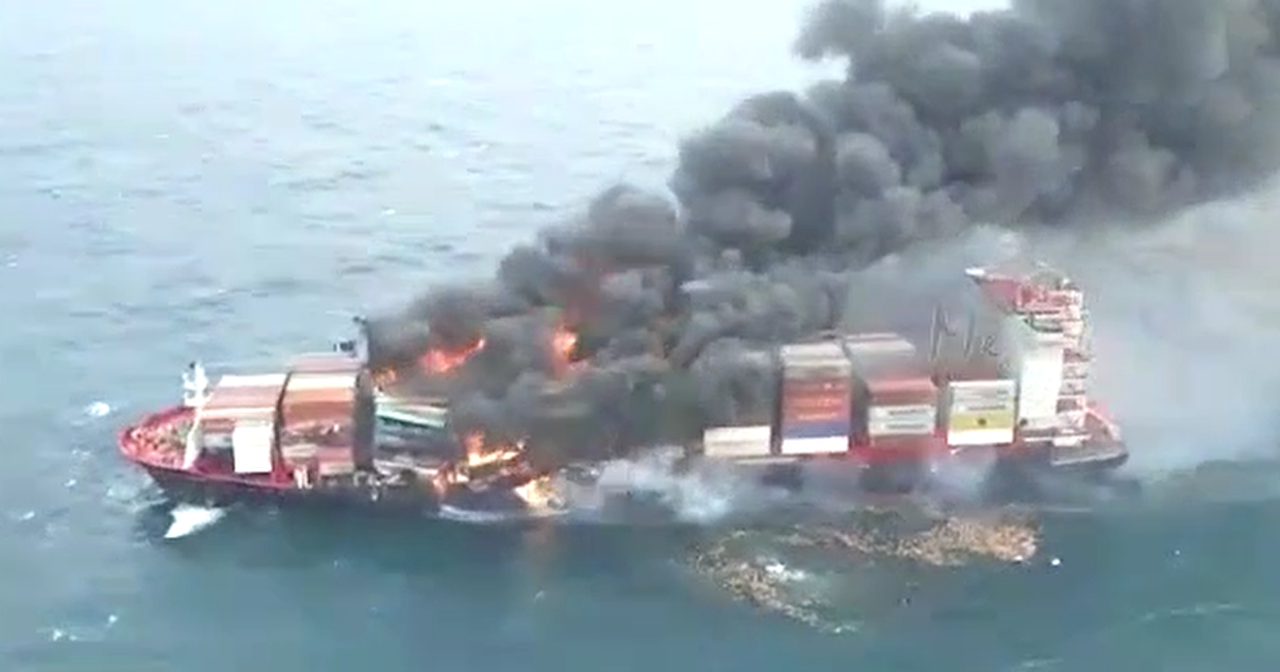 烧了5天，这艘集装箱船突然大爆炸！