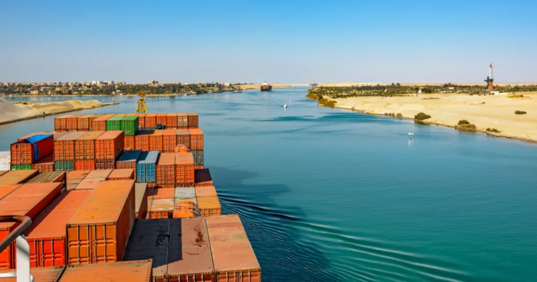 埃及批准苏伊士运河拓宽计划，南部航道可双向通行  