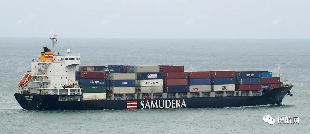 事故丨数个集装箱损坏！一艘集装箱船与散货船相撞！