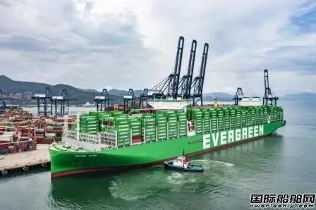 紧张！全球最大集装箱船“长范”轮首航通过苏伊士运河