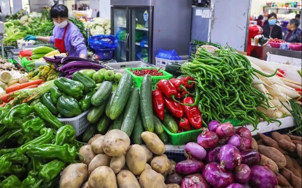 惊了！菜比肉贵！菠菜一斤12元，香菜一斤25元，菜价一周翻了一倍。。。