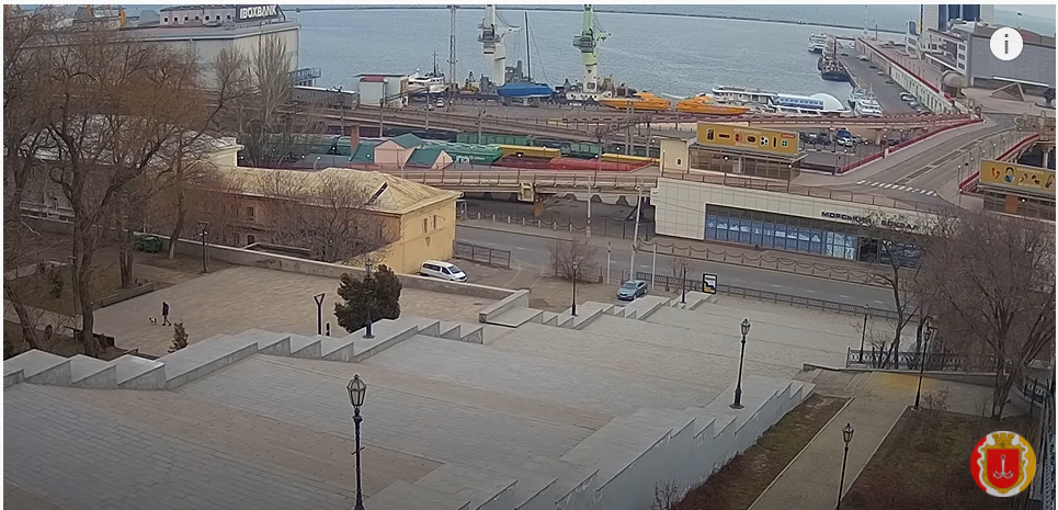 战争阴云笼罩下的敖德萨港直播画面 