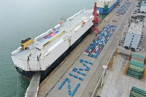 前天，ZIM高价长租一艘滚装船RORO，跟中国关系重大？