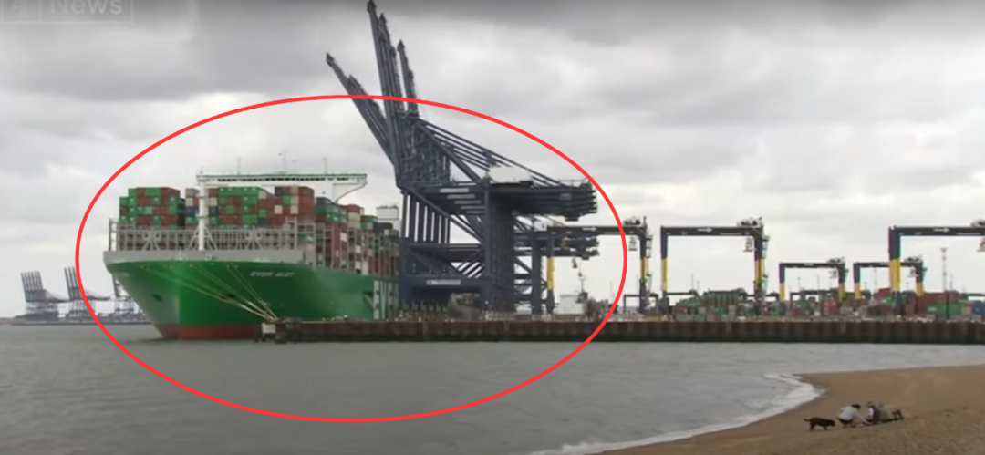 30年首次！英国最大集装箱港口工人开始罢工，世界最大箱船被迫“卡”在该港