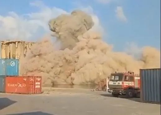 黎巴嫩贝鲁特港大爆炸遗存谷物筒仓北立面完全坍塌