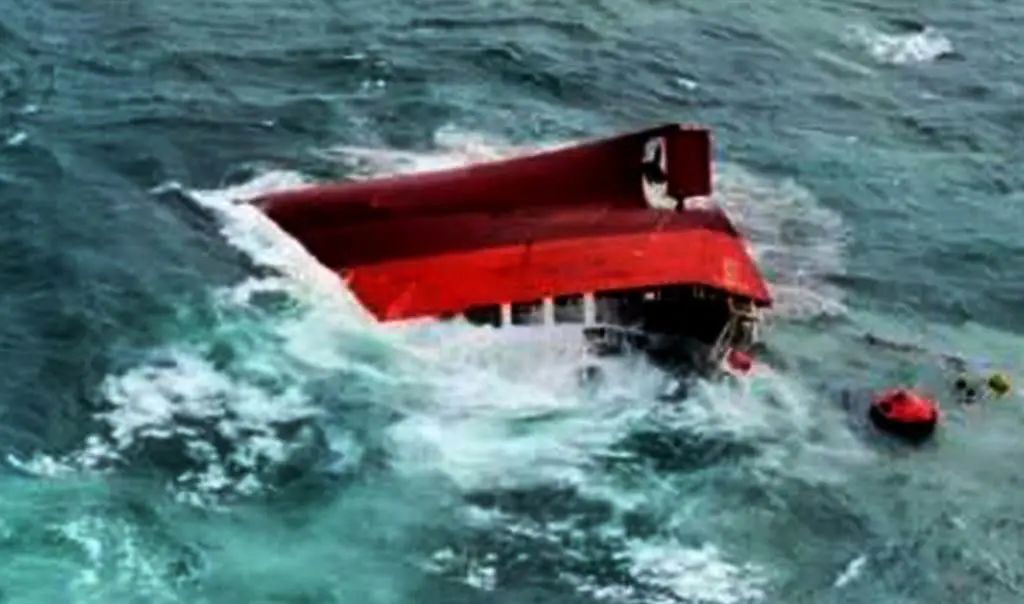 突发！一韩国油轮台湾海峡沉没，1名船员遇难