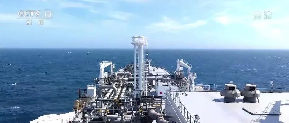粤港澳大湾区首次实现海上液化天然气“船对船”加注作业