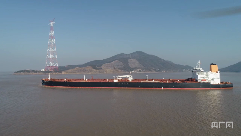 油路畅通开门红 宁波迎接2023开年首艘超大型油轮