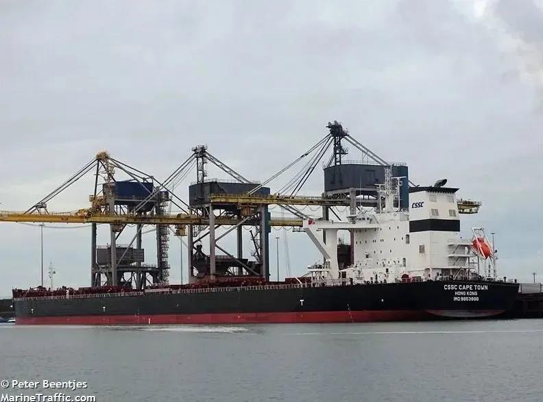港籍船舶直布罗陀水域爆炸致4伤，中国海事通报事故原因  