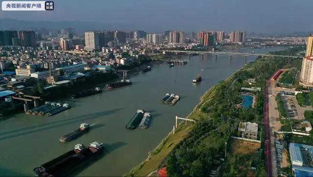 广西贵港今年货物吞吐量超亿吨 系珠江水系首个突破亿吨内河港口